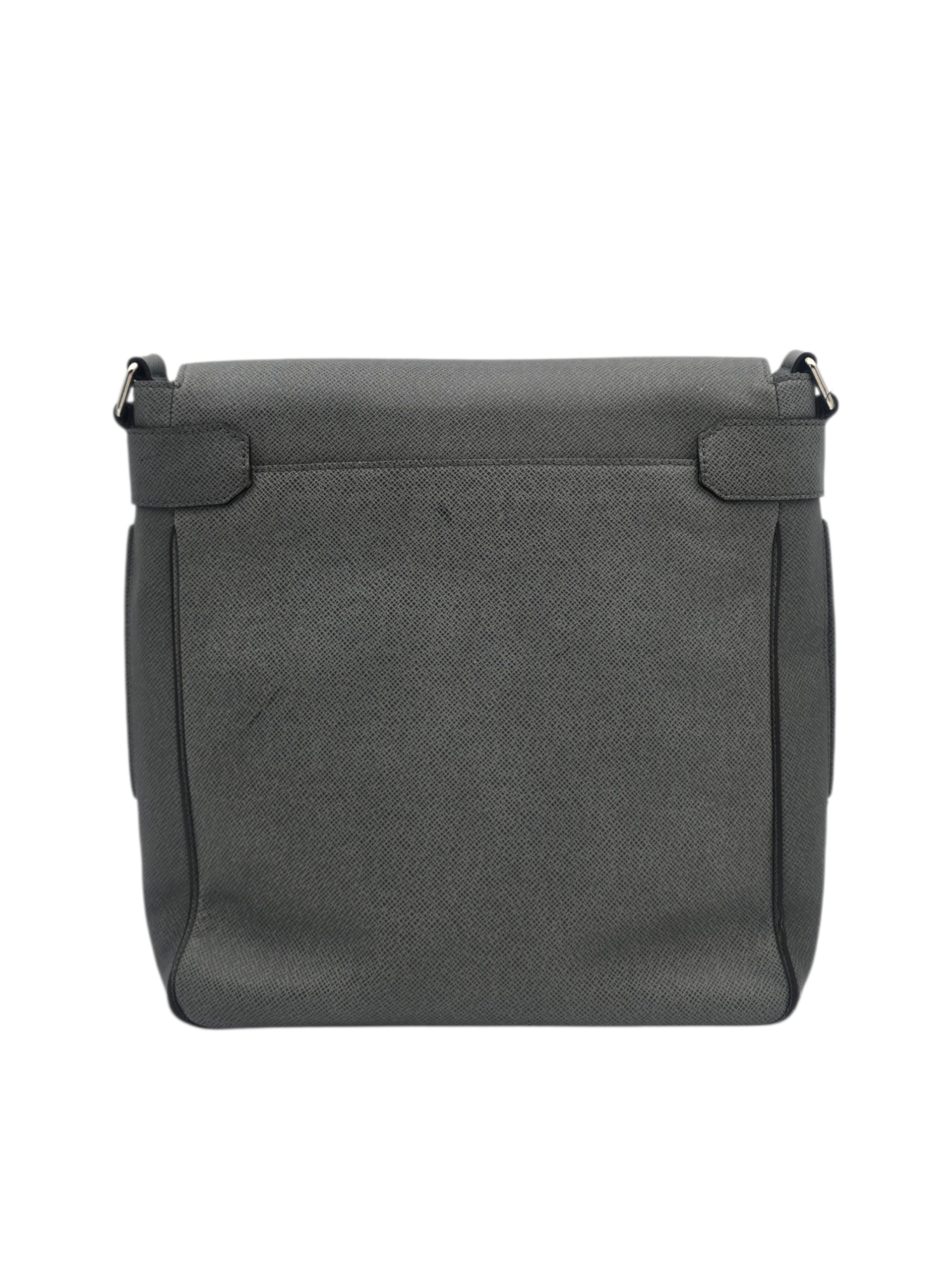 Roman MM Grey Messenger in Taiga Leather, Silver hardware
