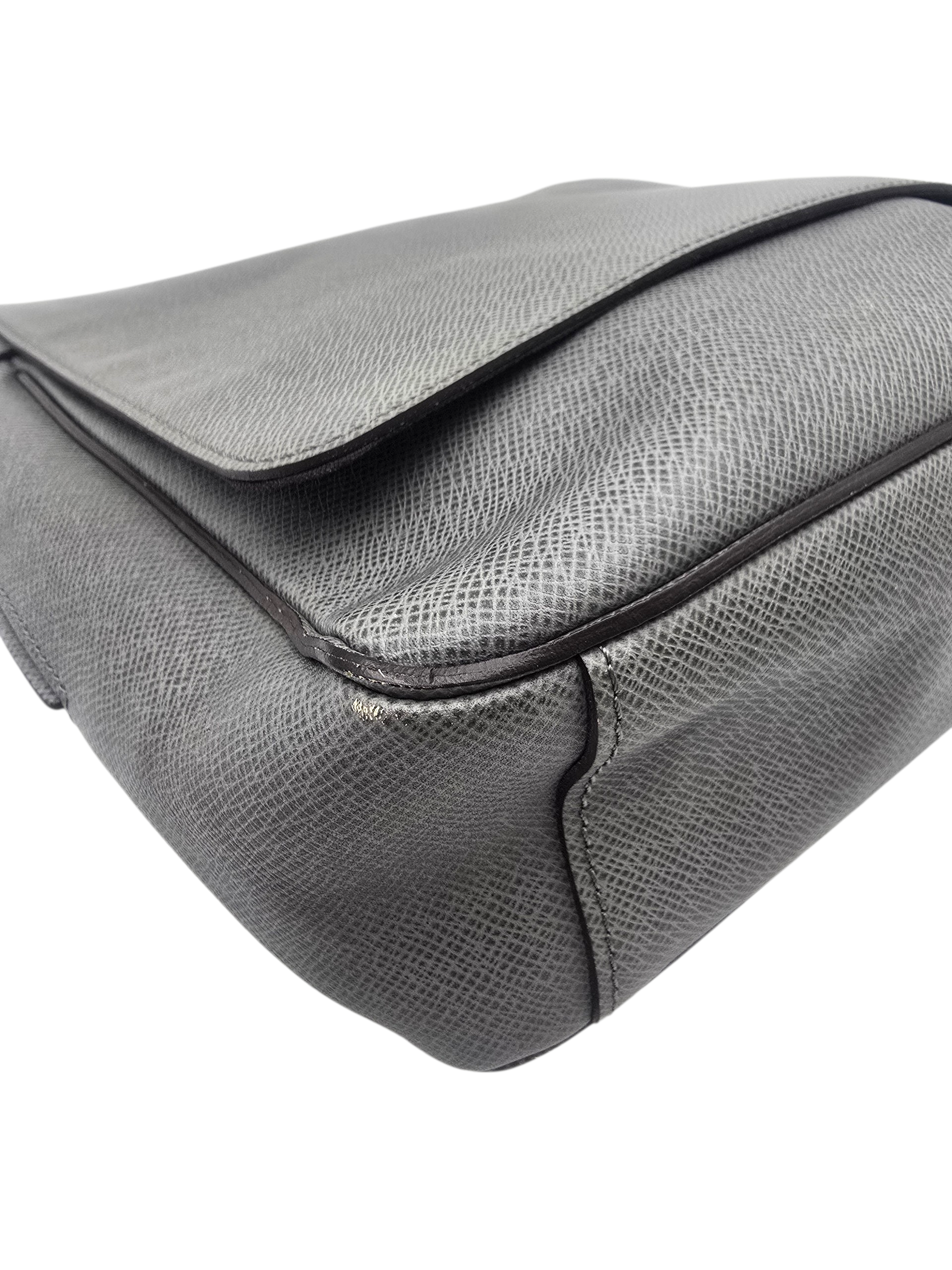 Roman MM Grey Messenger in Taiga Leather, Silver hardware