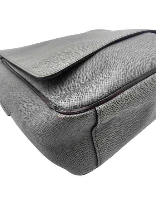 Roman MM Grey Messenger in Taiga Leather, Silver hardware