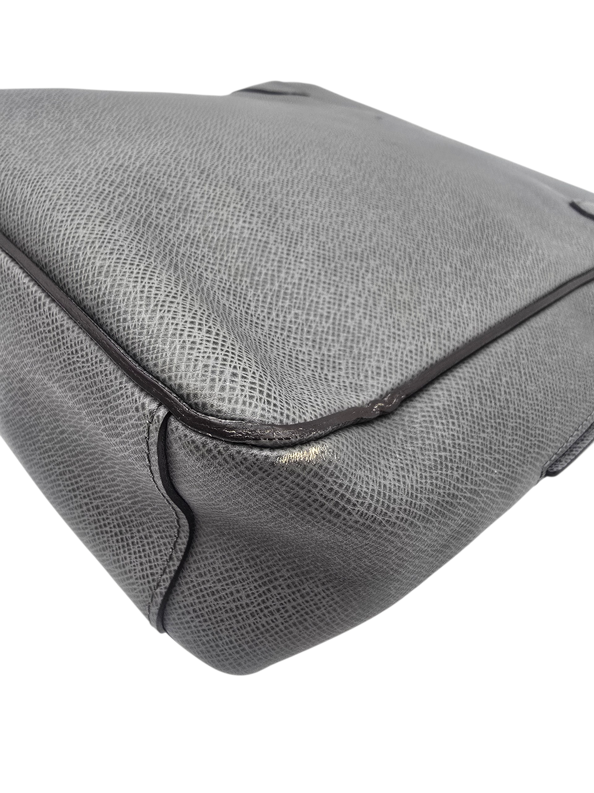 Roman MM Grey Messenger in Taiga Leather, Silver hardware