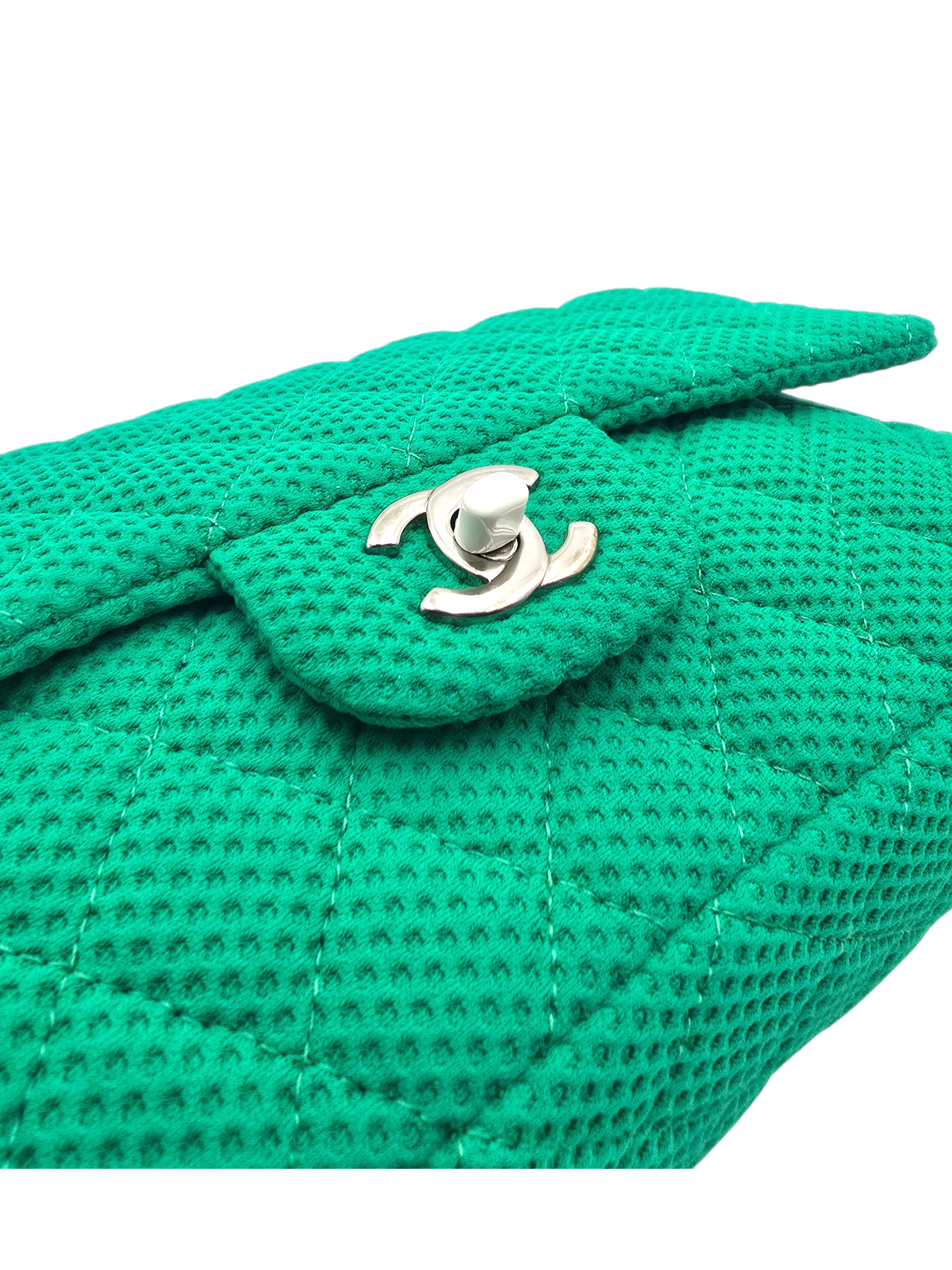 Classic Mesh Flap Medium Green Shoulder Bag in Jersey, Silver hardware
