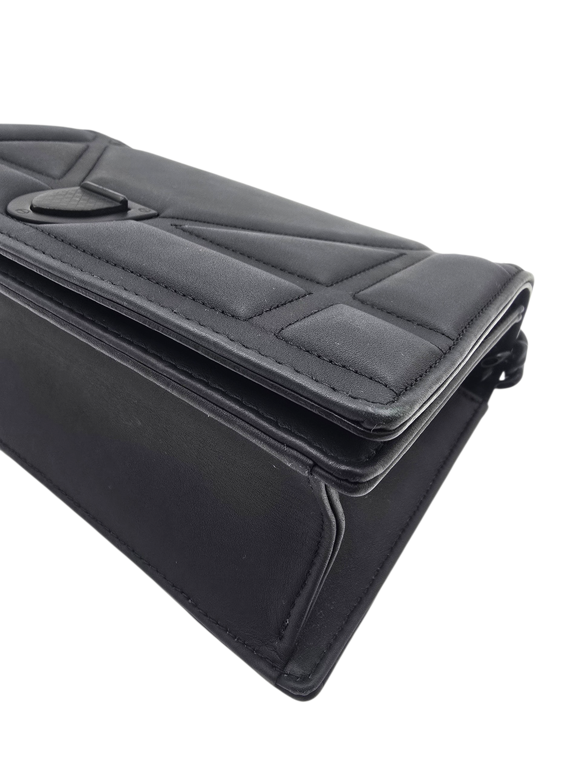 Diorama Black Shoulder Bag in Calfskin, Black Metal Chain hardware