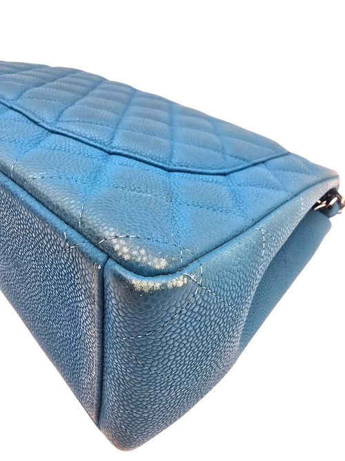 Classic Maxi Blue Shoulder Bag in Caviar Leather, Silver hardware