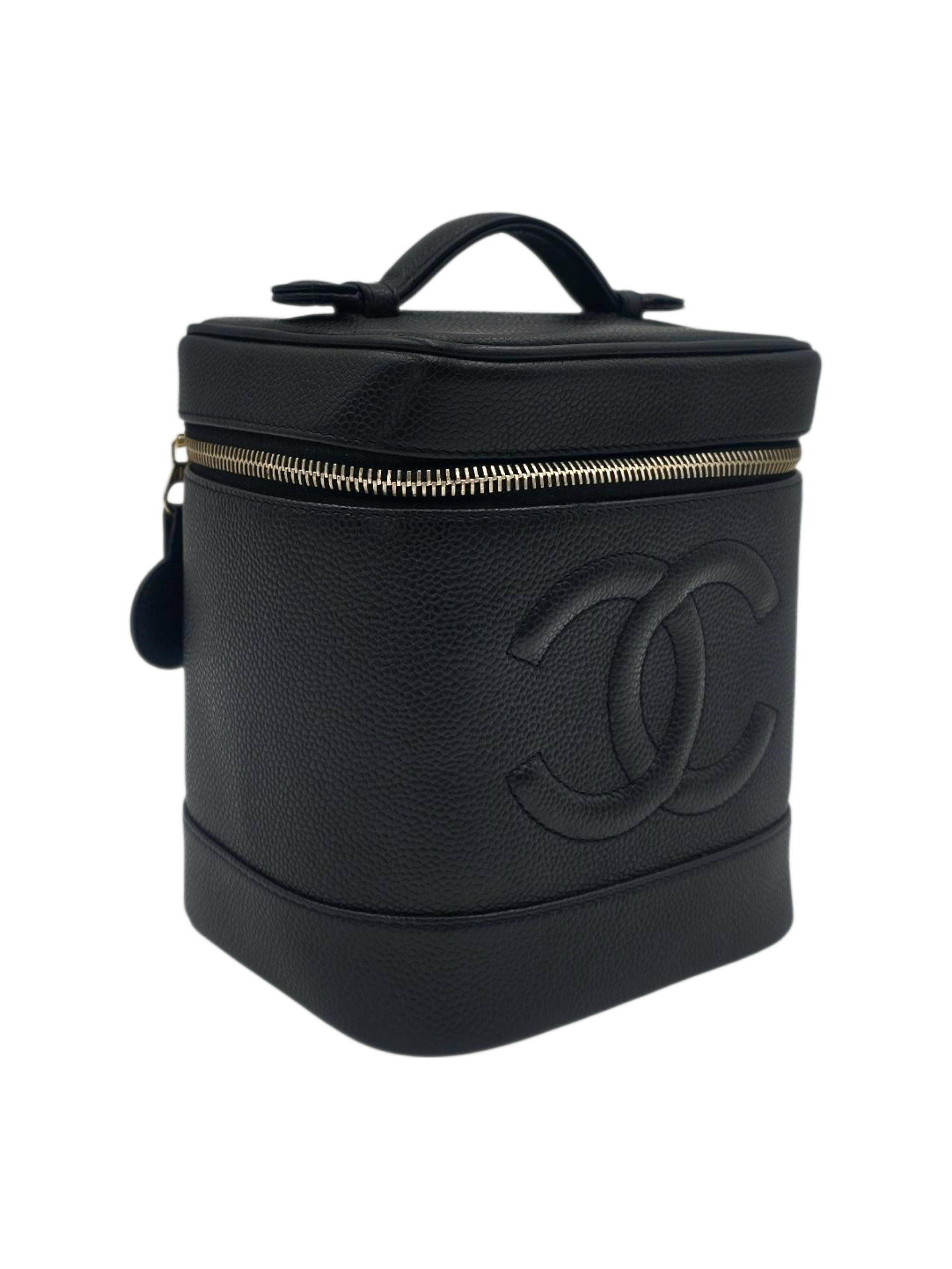 Vintage Vanity Shoulder Bag Black in Caviar Leather, Gold hardware