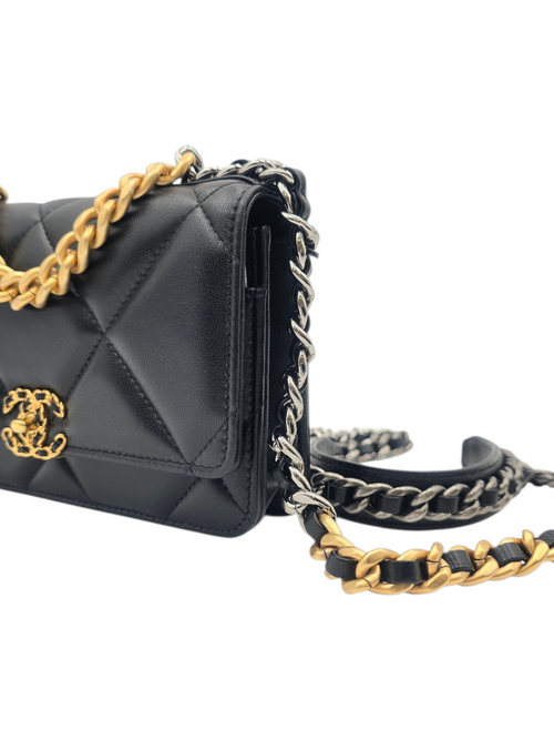 Chanel Chanel Wallet On Chain 19 Black Shoulder Bag in Shiny Lambskin, Gold-Tone, Silver-Tone, and Ruthenium-Finish Metal hardware_3