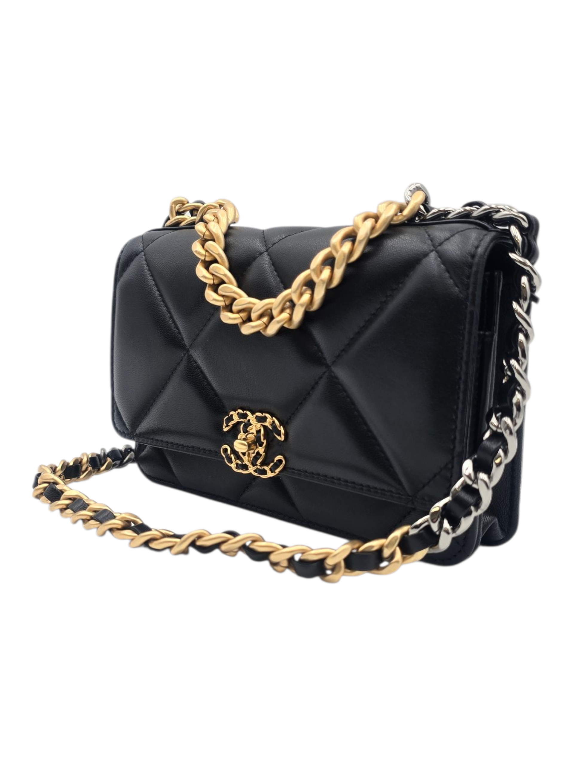 Chanel Chanel Wallet On Chain 19 Black Shoulder Bag in Shiny Lambskin, Gold-Tone, Silver-Tone, and Ruthenium-Finish Metal hardware_5
